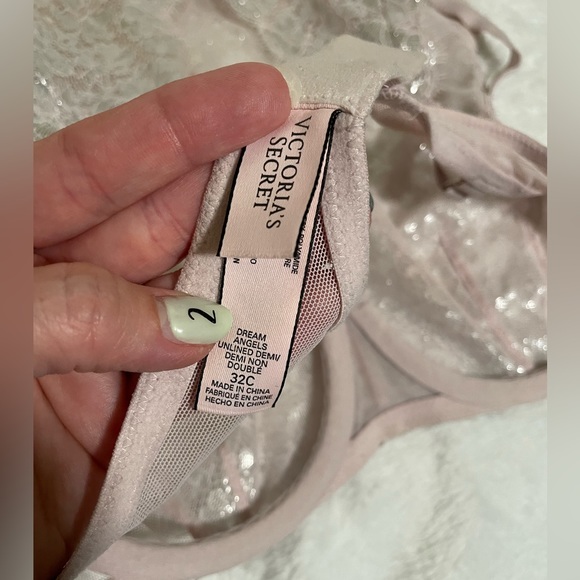 Victoria’s Secret High Neck Demi - Picture 4 of 9